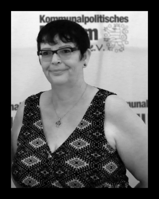 Bild von Anke Hofmann-Domke 2016 beim Festakt zum 20. Geburtstag der Thüringengestalter.